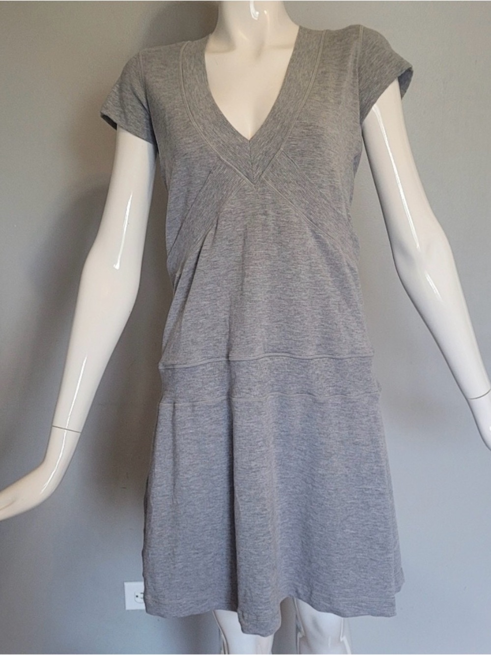Lululemon Dance Pulse Dress in Heathered Grey, VGUC, Size 6